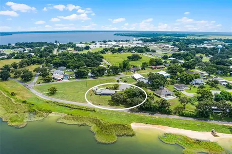 405 W 4th Court Frostproof FL 33843