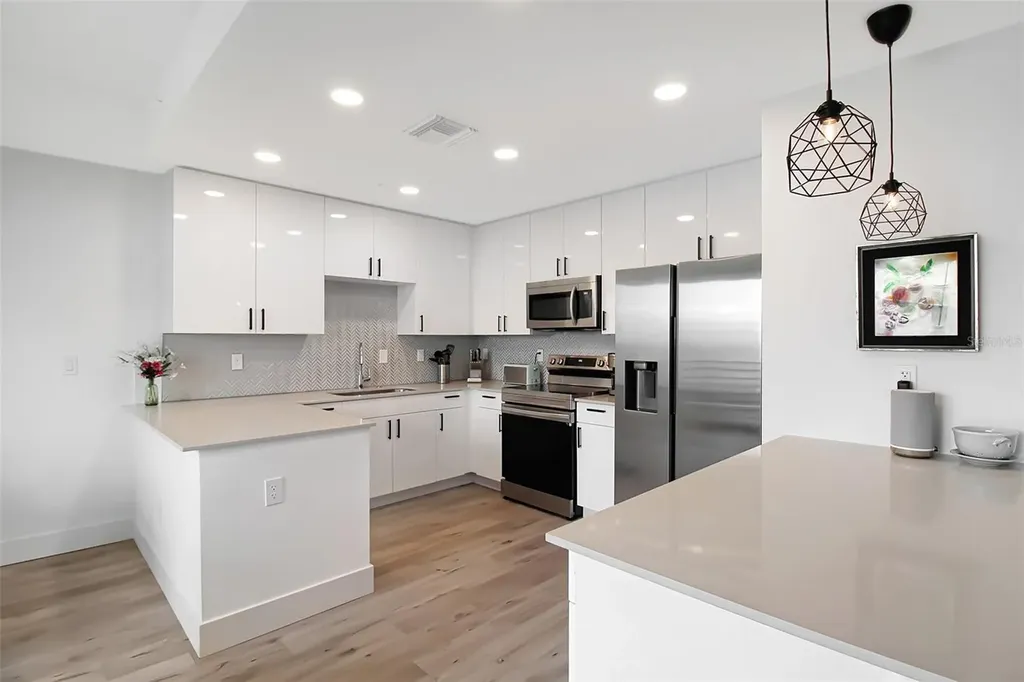 1703 N Tamiami Trail Sarasota FL 34234