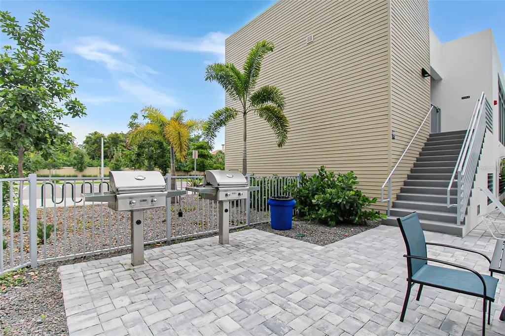 1703 N Tamiami Trail Sarasota FL 34234