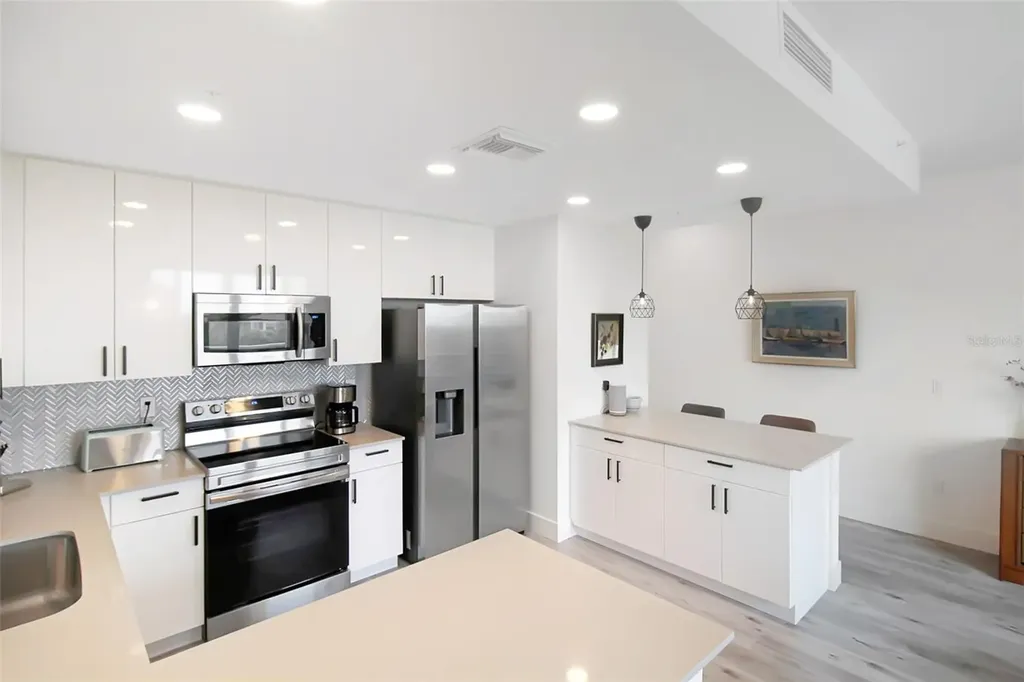 1703 N Tamiami Trail Sarasota FL 34234