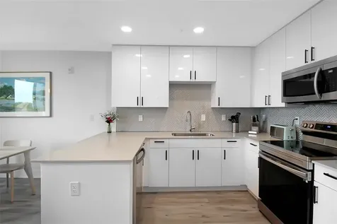1703 N Tamiami Trail Sarasota FL 34234
