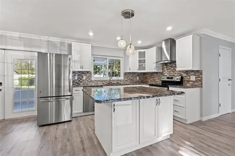 2033 Little Neck Road Clearwater FL 33755