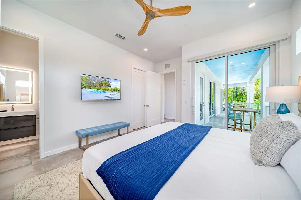 2585 Clematis Street Sarasota FL 34239