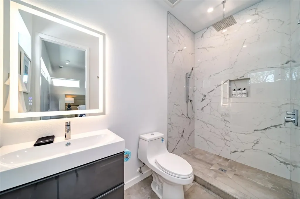 2585 Clematis Street Sarasota FL 34239