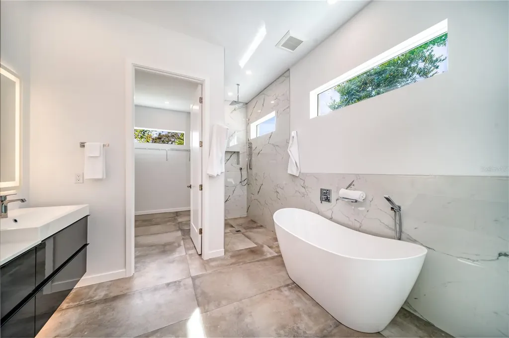 2585 Clematis Street Sarasota FL 34239