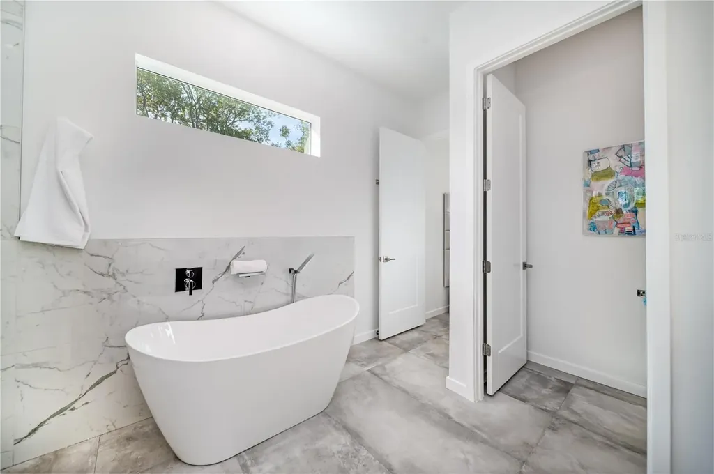 2585 Clematis Street Sarasota FL 34239