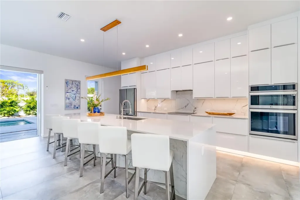 2585 Clematis Street Sarasota FL 34239