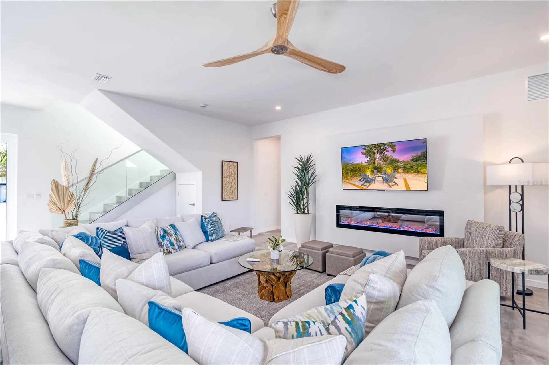 2585 Clematis Street Sarasota FL 34239