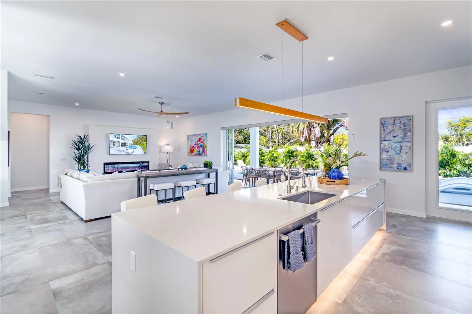 2585 Clematis Street Sarasota FL 34239