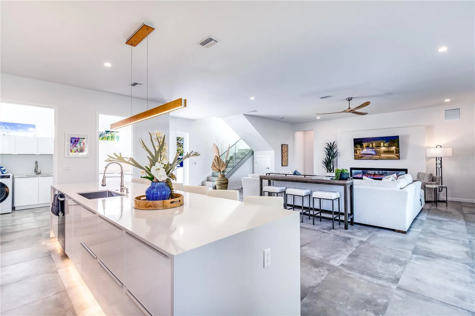 2585 Clematis Street Sarasota FL 34239