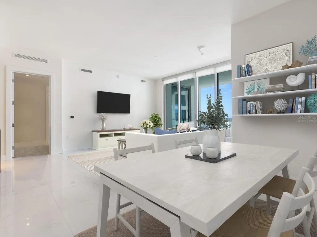 111 S Pineapple Avenue Sarasota FL 34236