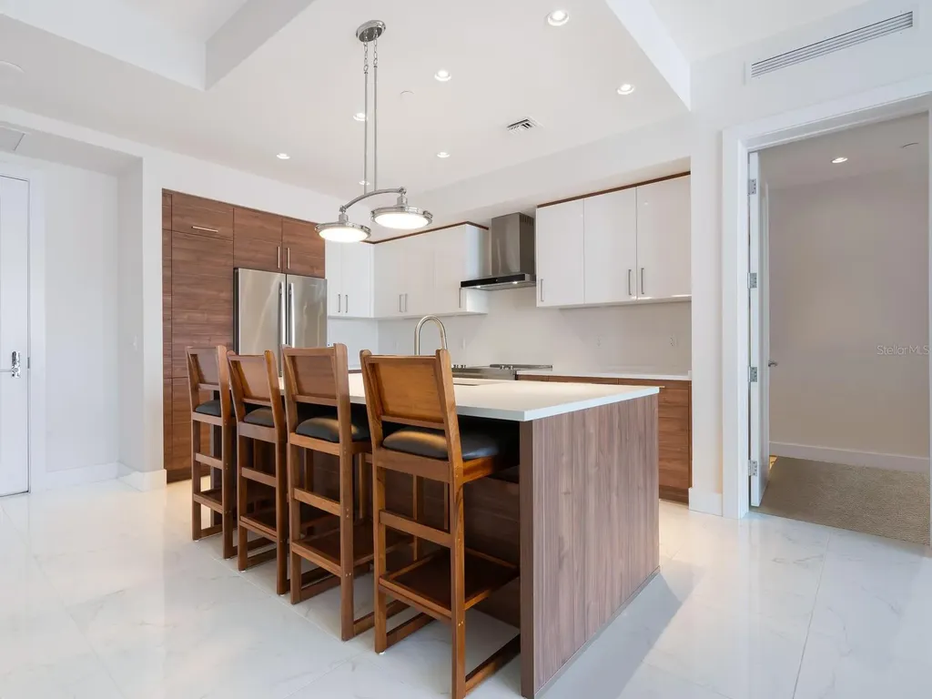 111 S Pineapple Avenue Sarasota FL 34236