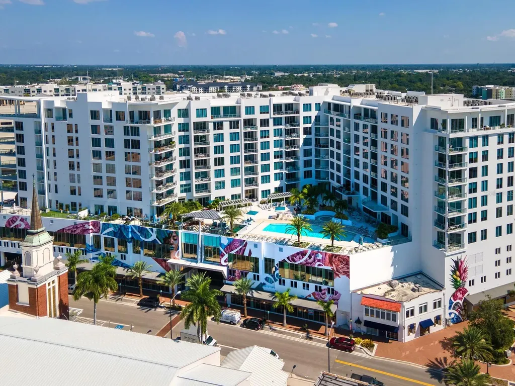 111 S Pineapple Avenue Sarasota FL 34236