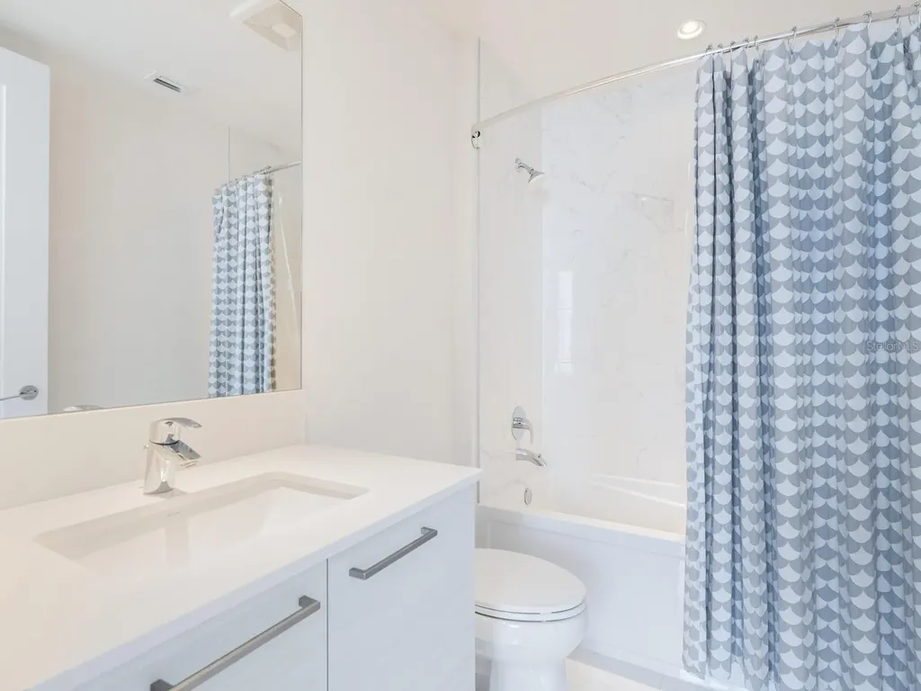 111 S Pineapple Avenue Sarasota FL 34236