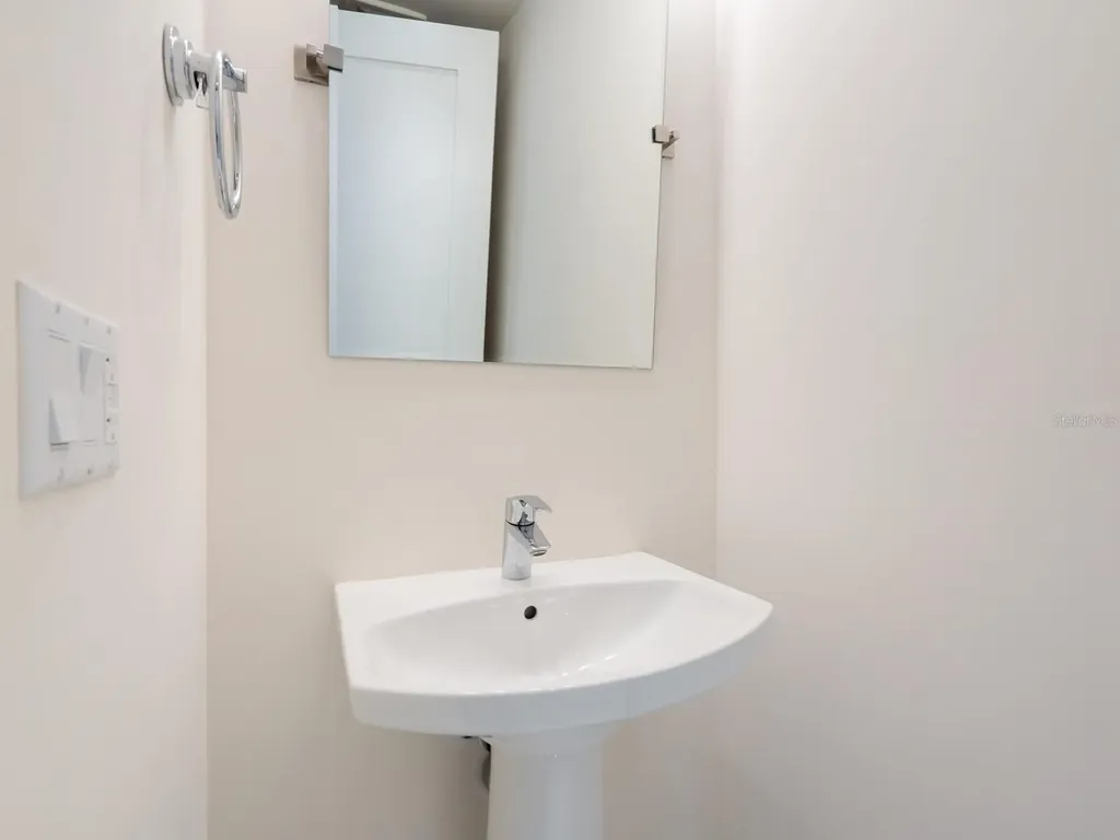 111 S Pineapple Avenue Sarasota FL 34236