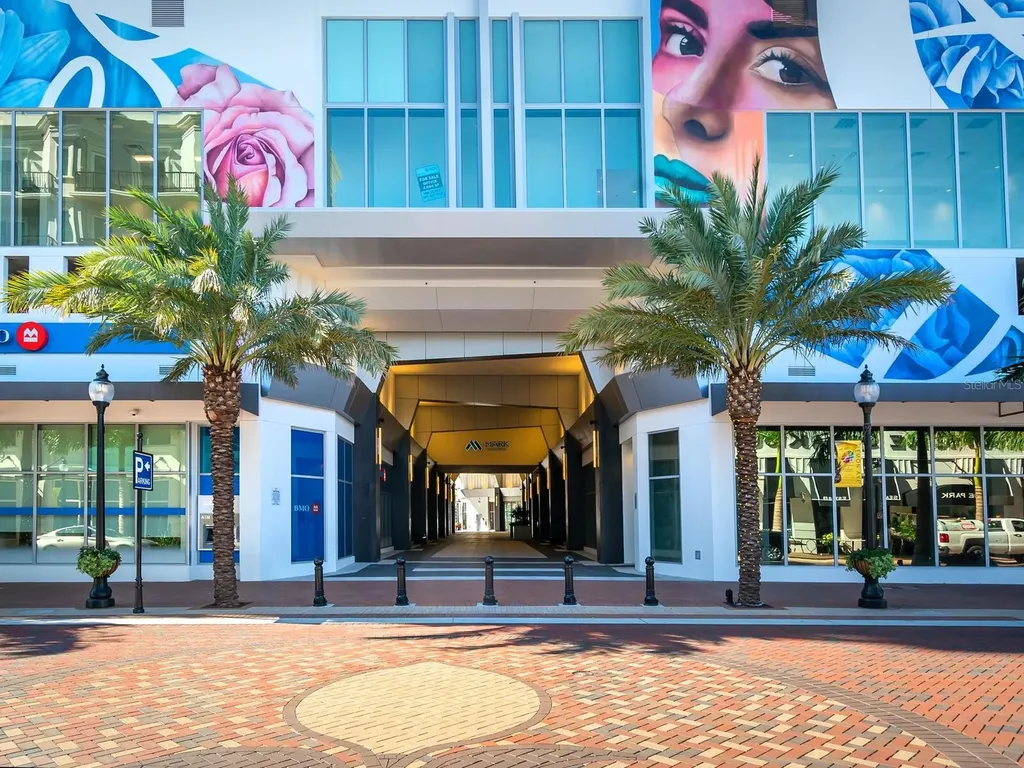 111 S Pineapple Avenue Sarasota FL 34236
