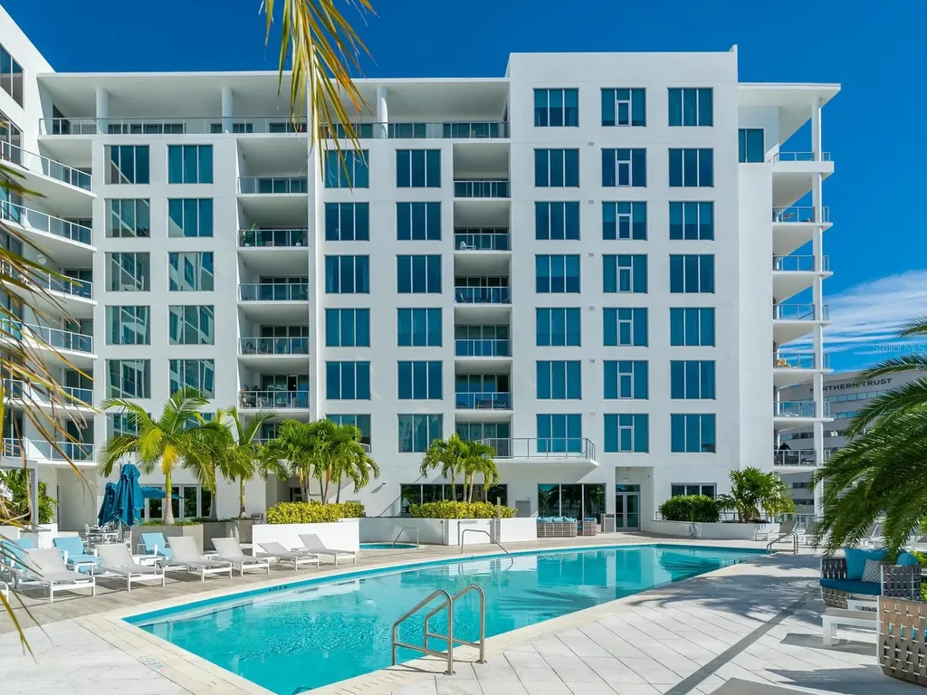 111 S Pineapple Avenue Sarasota FL 34236
