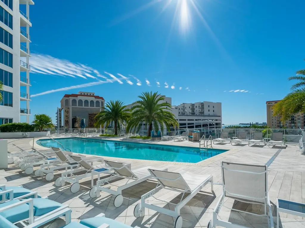111 S Pineapple Avenue Sarasota FL 34236