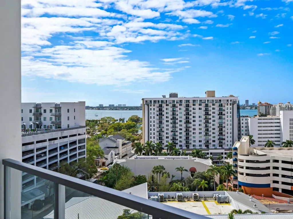 111 S Pineapple Avenue Sarasota FL 34236