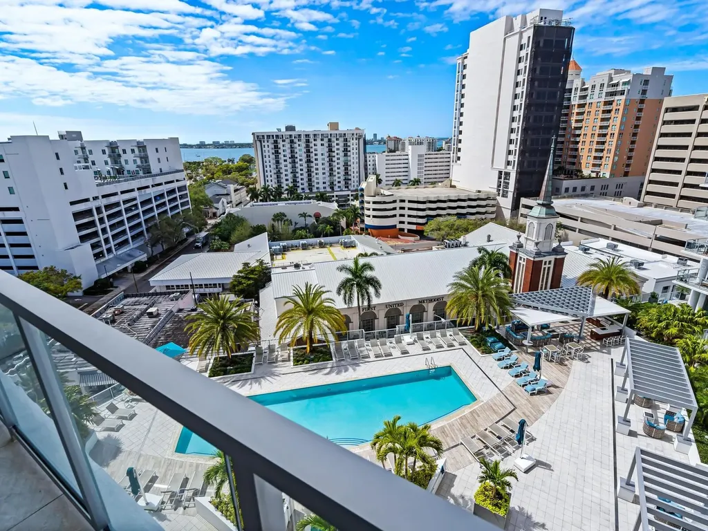 111 S Pineapple Avenue Sarasota FL 34236