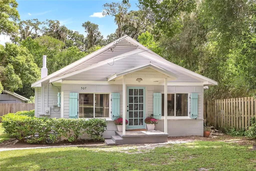 507 N High Street Deland FL 32720
