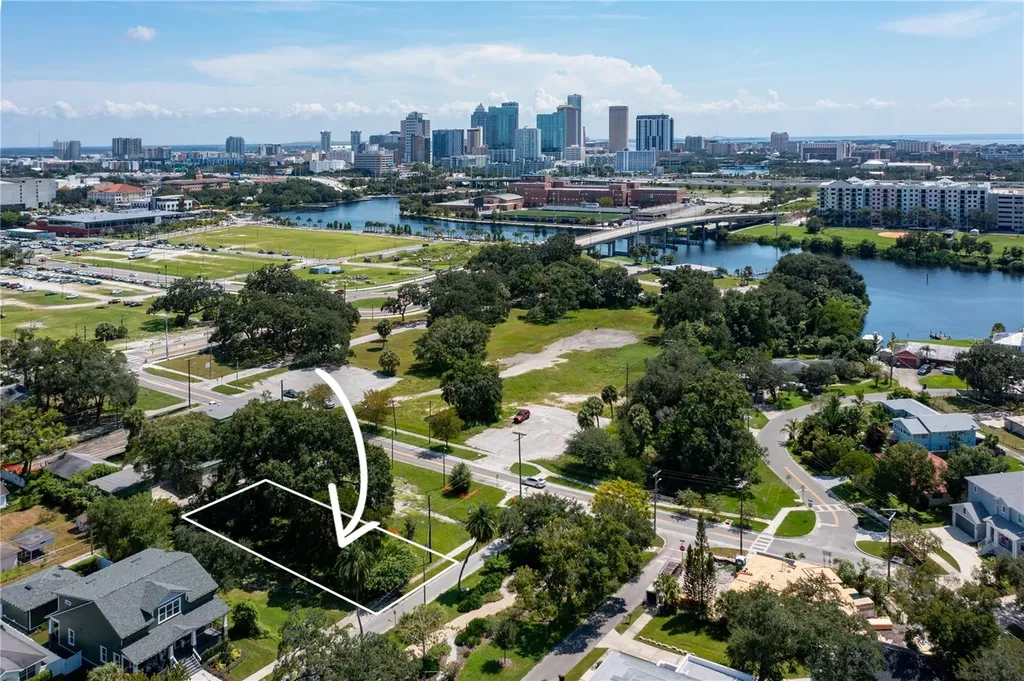 2203 Glenwood Tampa FL 33602