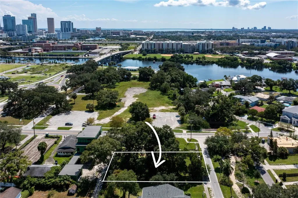 2203 Glenwood Tampa FL 33602