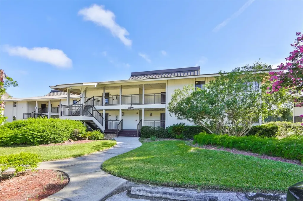 29129 S Bay Hollow Drive S Wesley Chapel FL 33543