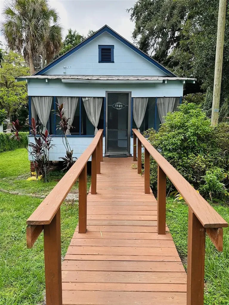 1101 E 32nd Avenue Tampa FL 33603