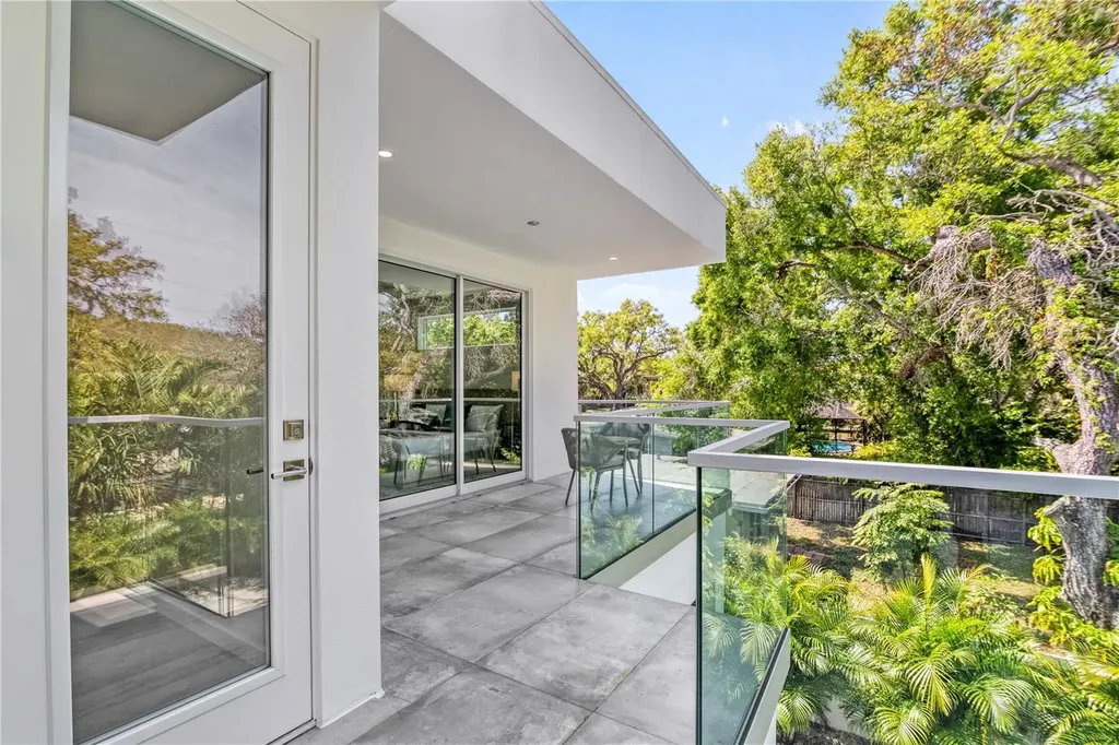 2327 Hillview Street Sarasota FL 34239