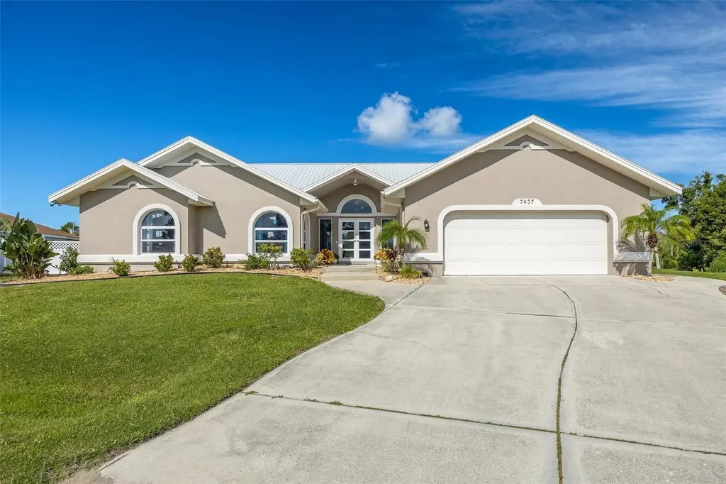 7437 Escondido Street Englewood FL 34224