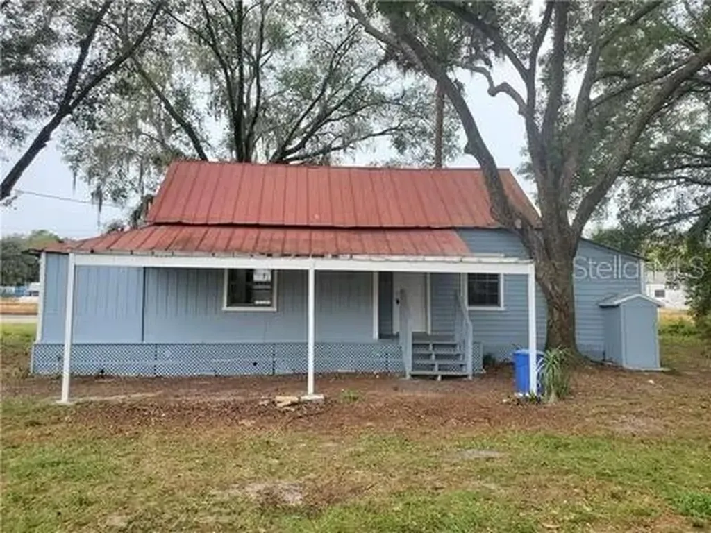 302 E Young Street Plant City FL 33563