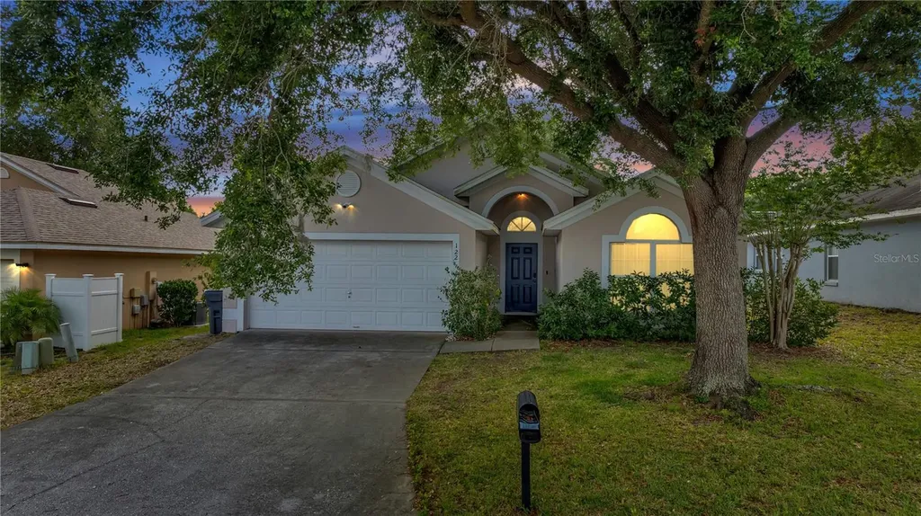 122 Fair Hope Pass Davenport FL 33897