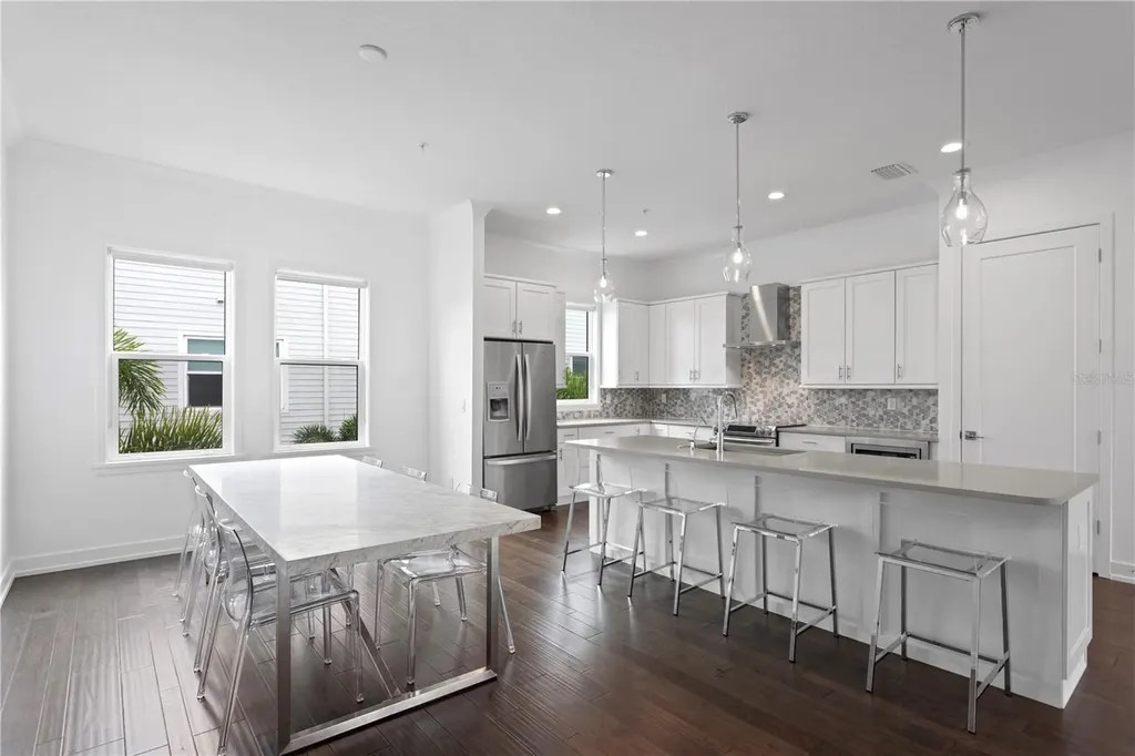 2442 W Mississippi Avenue Tampa FL 33629