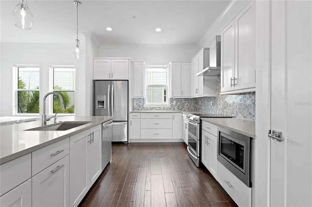 2442 W Mississippi Avenue Tampa FL 33629