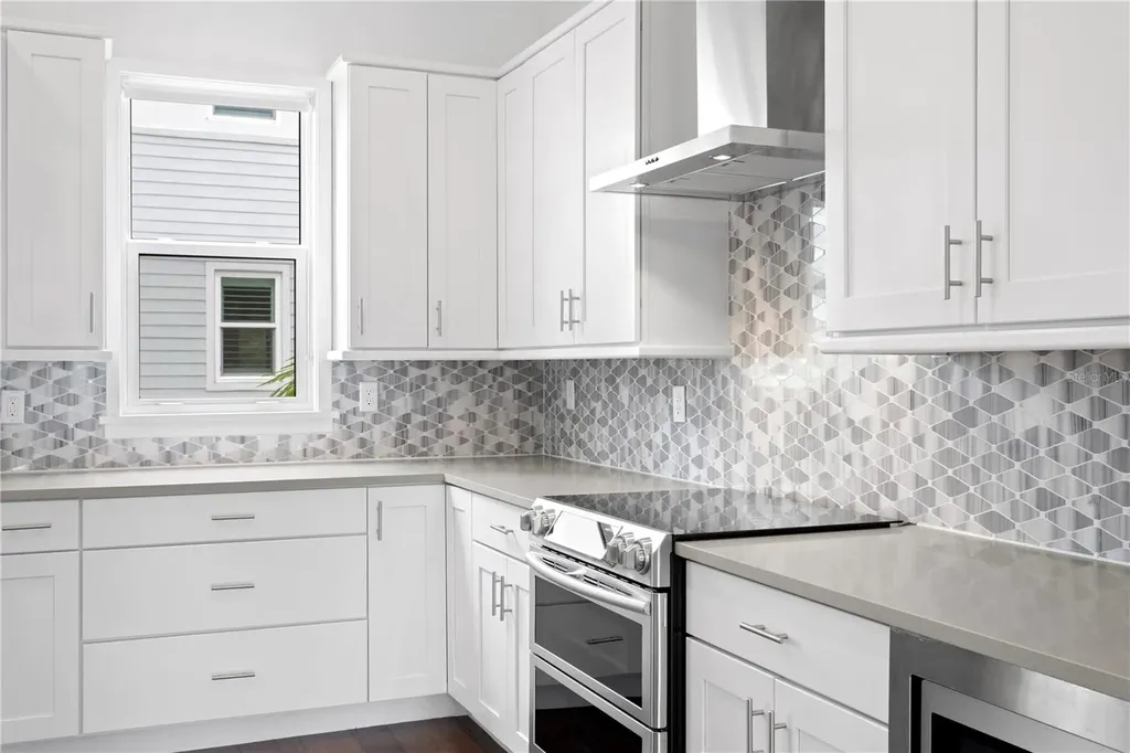 2442 W Mississippi Avenue Tampa FL 33629