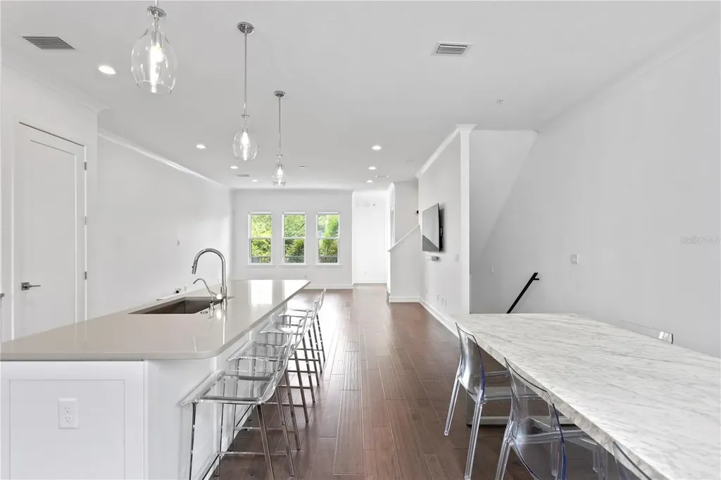 2442 W Mississippi Avenue Tampa FL 33629