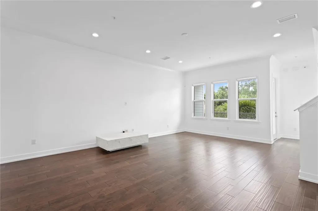 2442 W Mississippi Avenue Tampa FL 33629