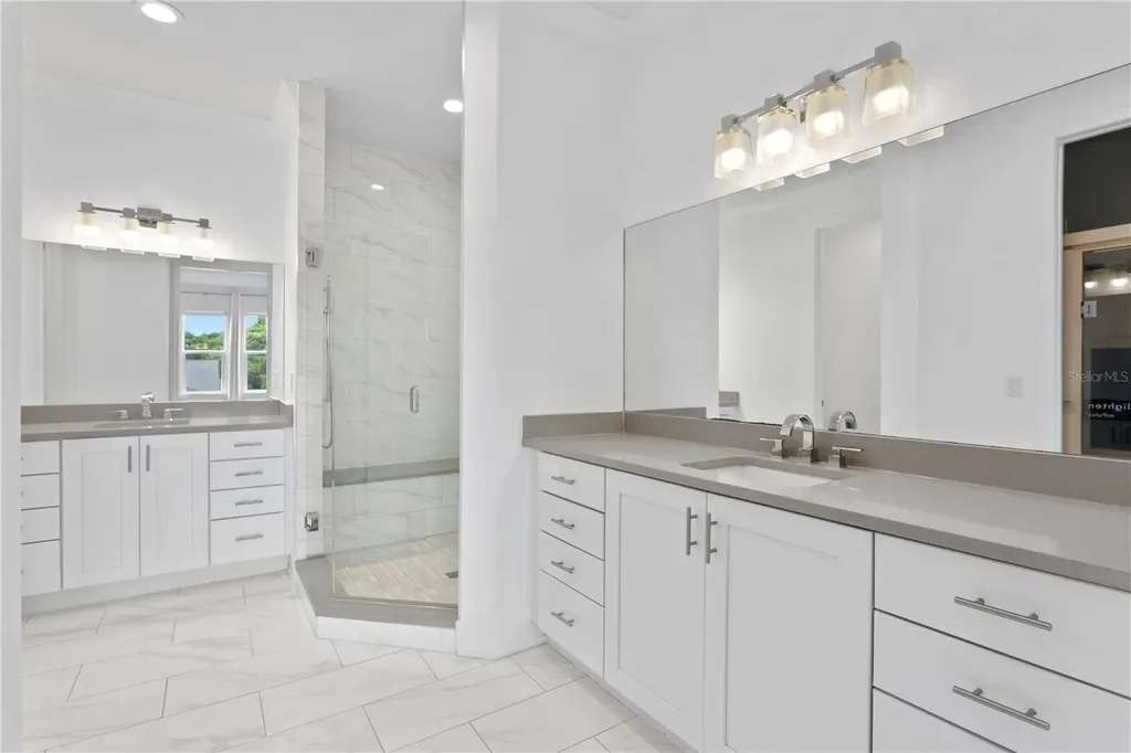 2442 W Mississippi Avenue Tampa FL 33629