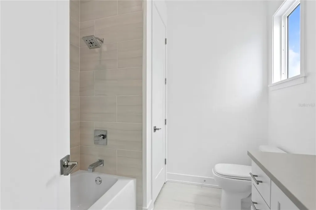 2442 W Mississippi Avenue Tampa FL 33629