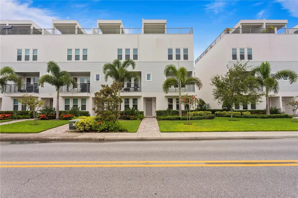 2442 W Mississippi Avenue Tampa FL 33629