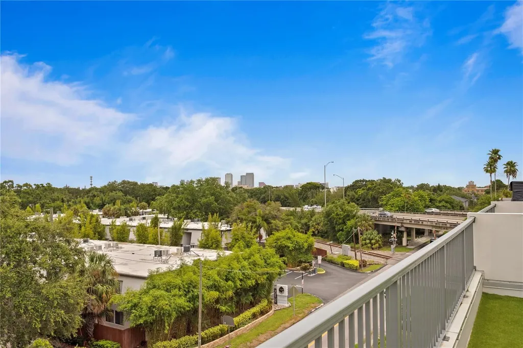 2442 W Mississippi Avenue Tampa FL 33629