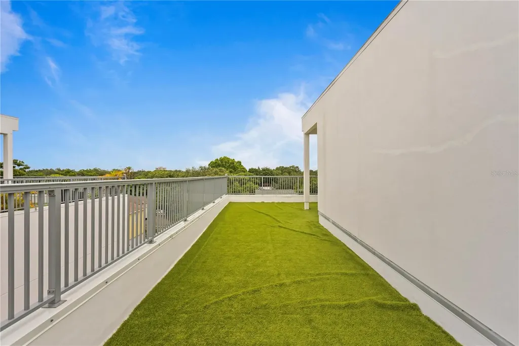 2442 W Mississippi Avenue Tampa FL 33629