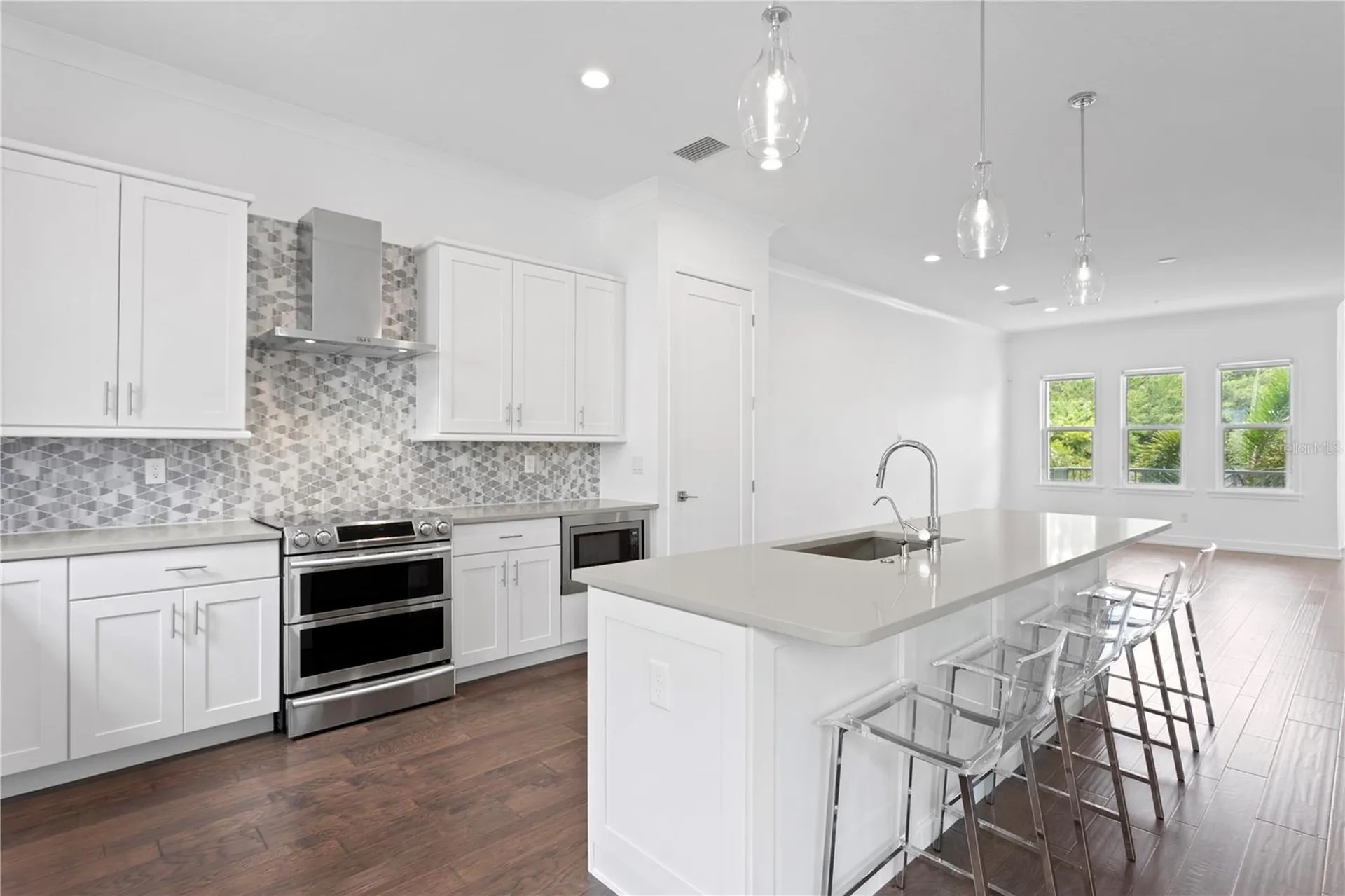 2442 W Mississippi Avenue Tampa FL 33629