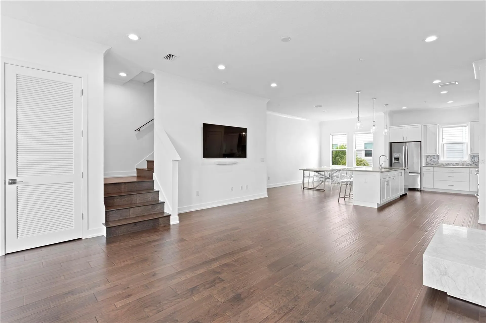 2442 W Mississippi Avenue Tampa FL 33629