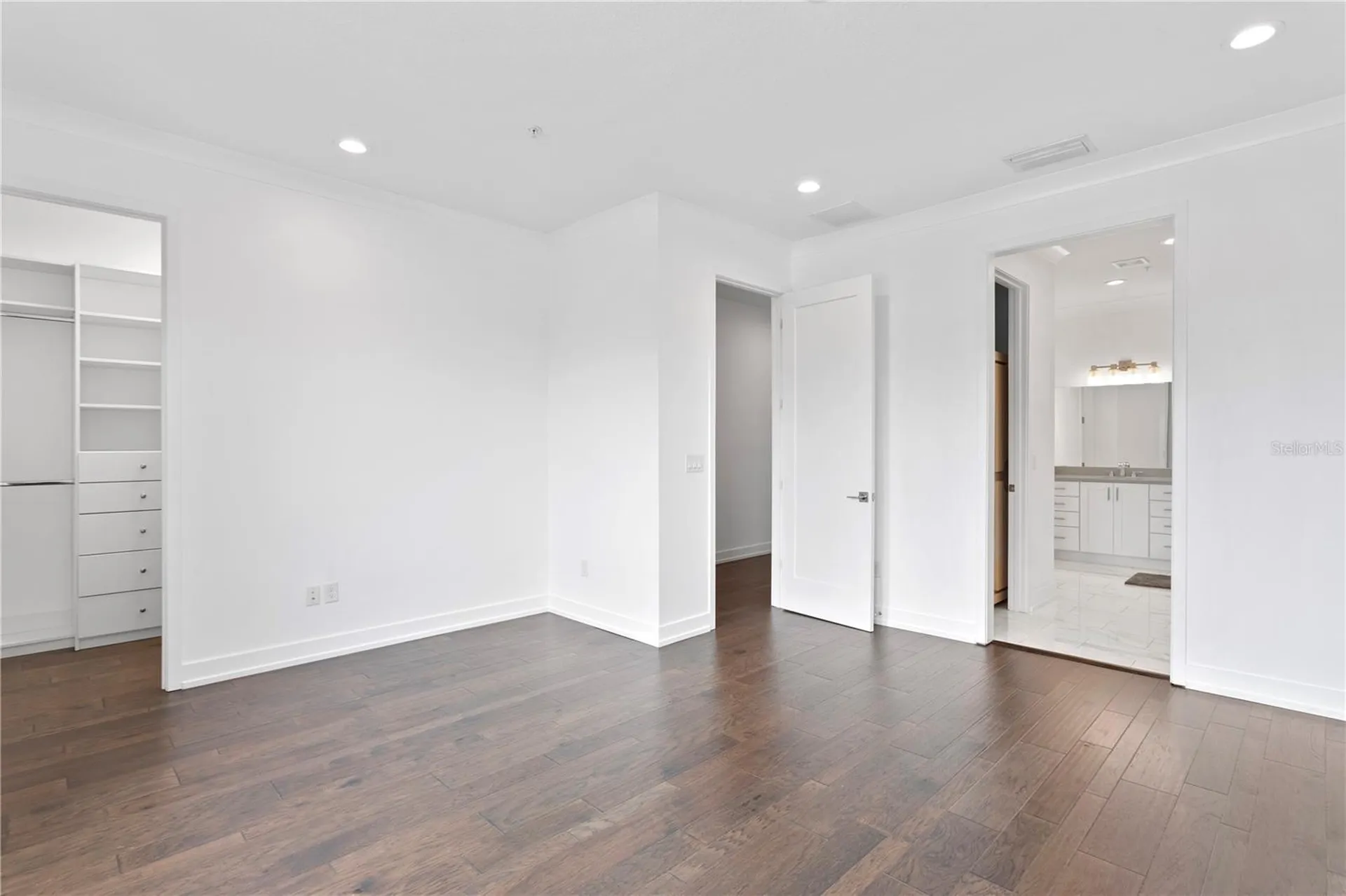 2442 W Mississippi Avenue Tampa FL 33629