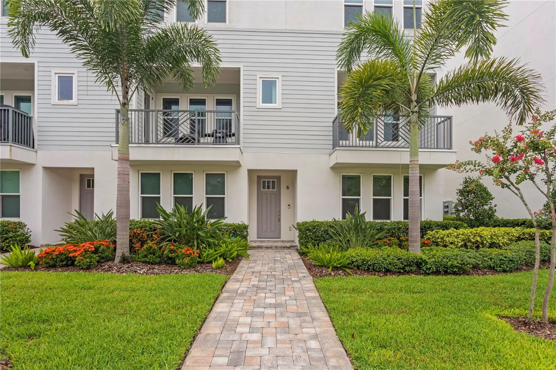 2442 W Mississippi Avenue Tampa FL 33629