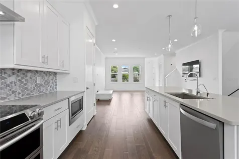 2442 W Mississippi Avenue Tampa FL 33629