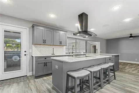 4517 Mohican Trail Valrico FL 33594