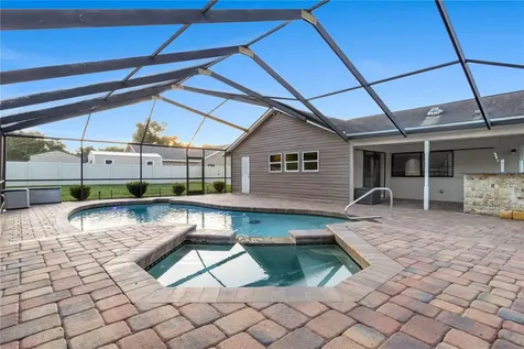 4517 Mohican Trail Valrico FL 33594